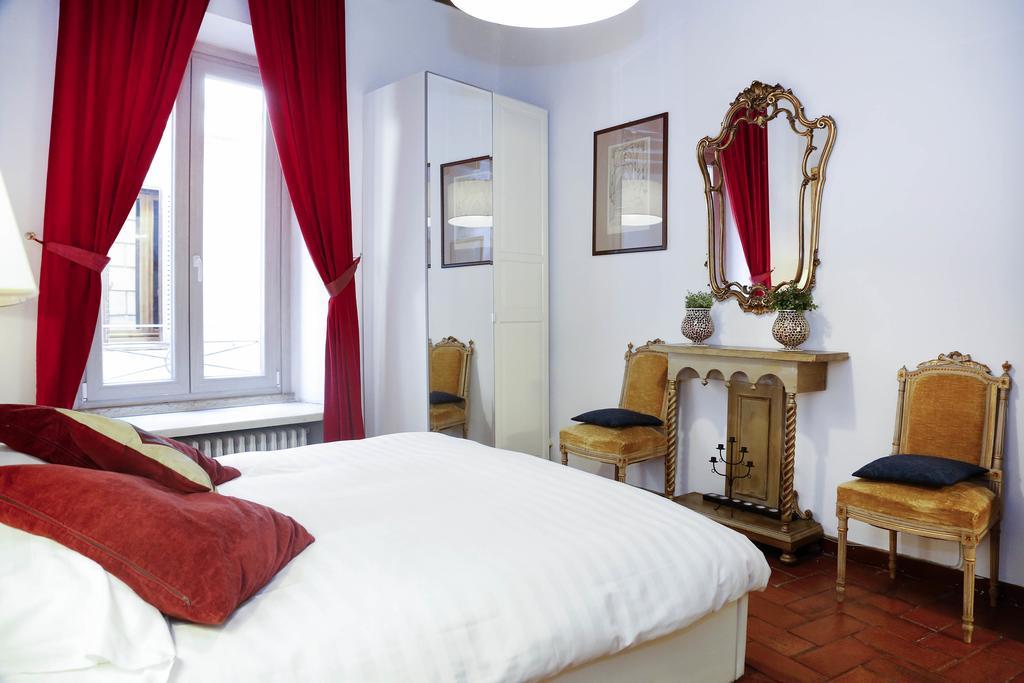 Vicolo Grotte 14 Roma